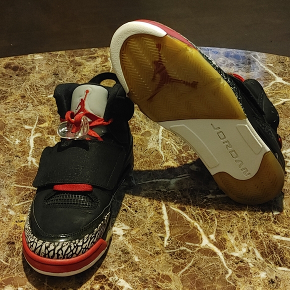 Air Jordan Retro 5 Basketball Sneakers - Picture 6 of 9